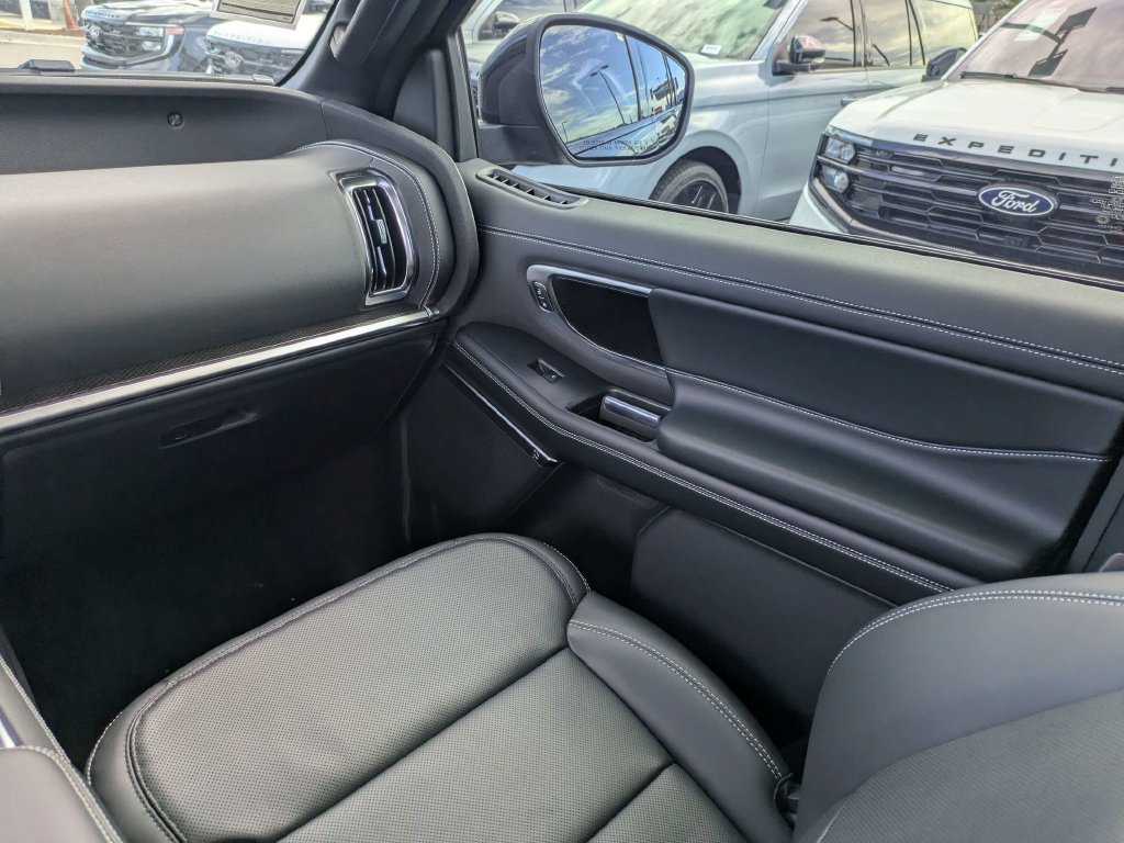 New 2027 Ford Expedition Max Platinum w/ Stealth Appearance Package AWD/4WD image 22
