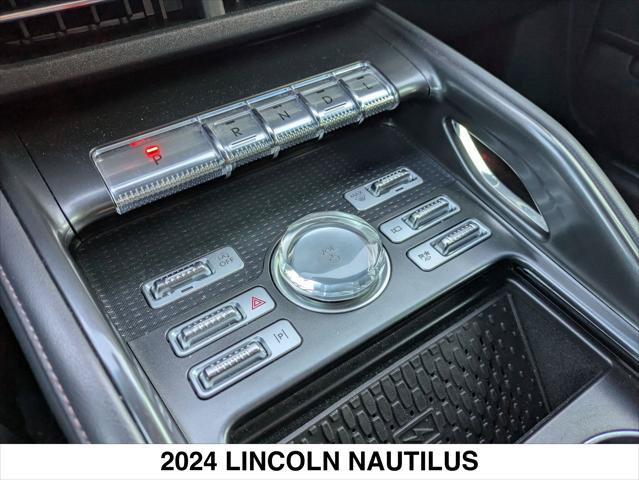 Used 2024 Lincoln Nautilus Reserve w/ Jet Appearance Package (87T) AWD/4WD image 10