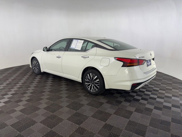 Used 2023 Nissan Altima 2.5 SV w/ SV Premium Package image 7