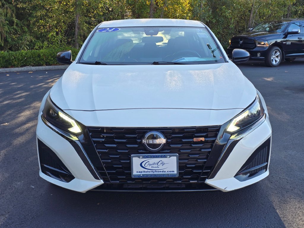 Used 2024 Nissan Altima 2.5 SR FWD image 2