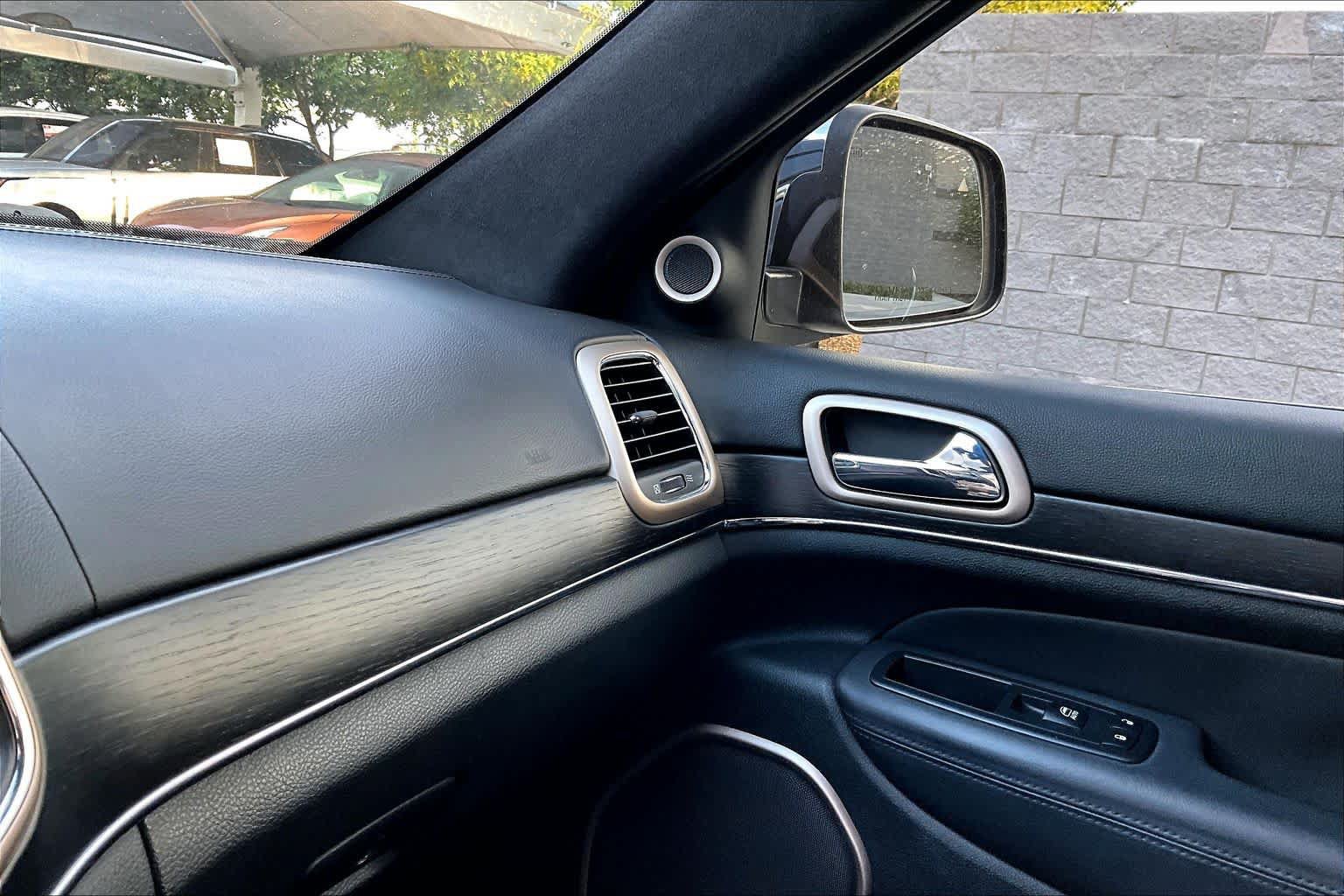 Used 2014 Jeep Grand Cherokee Summit AWD/4WD image 28