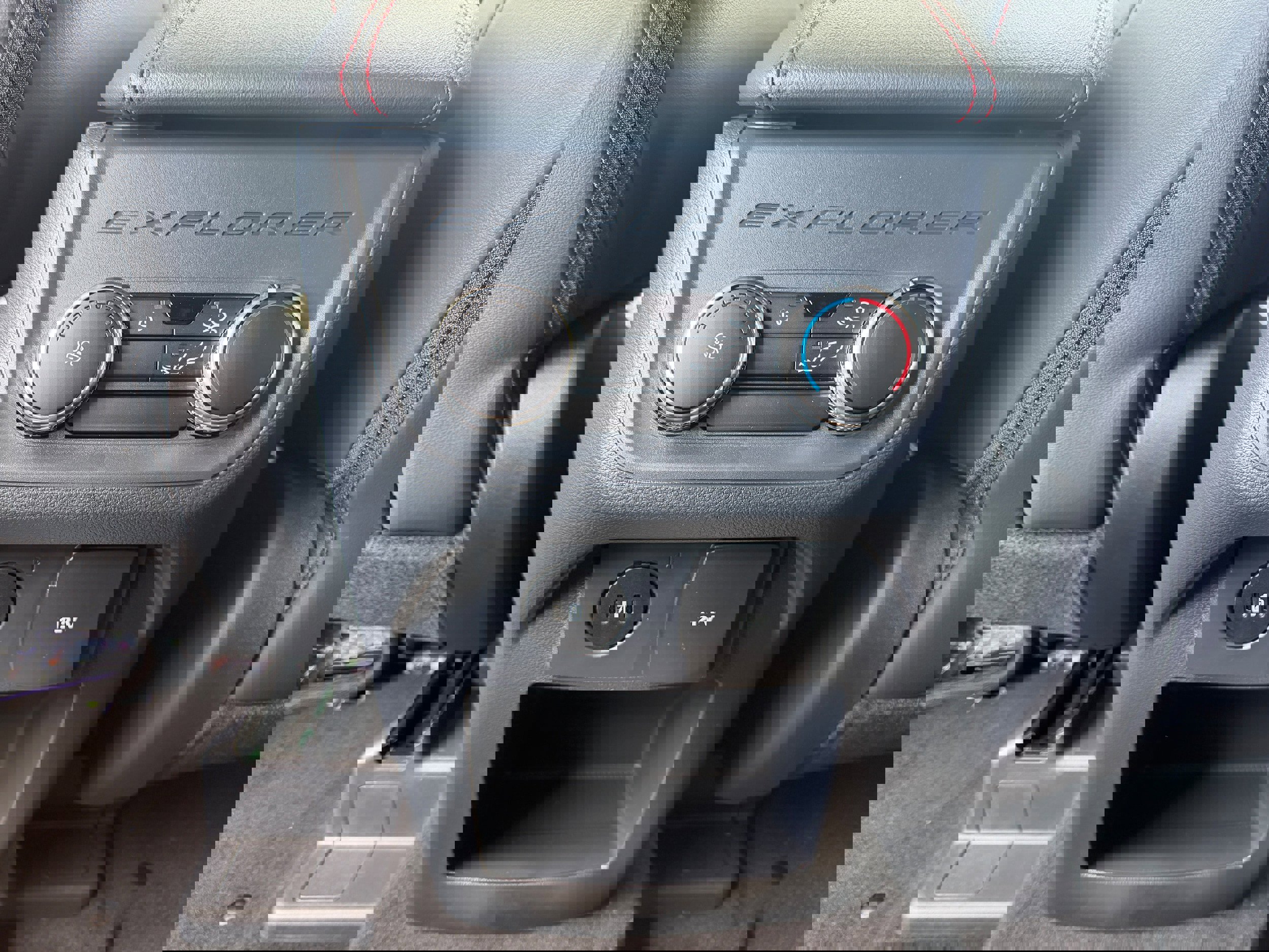 New 2026 Ford Explorer ST-Line w/ ST-Line Street Pack image 18