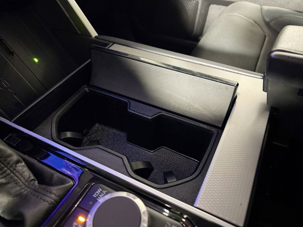 Used 2023 Toyota Sequoia Limited image 15