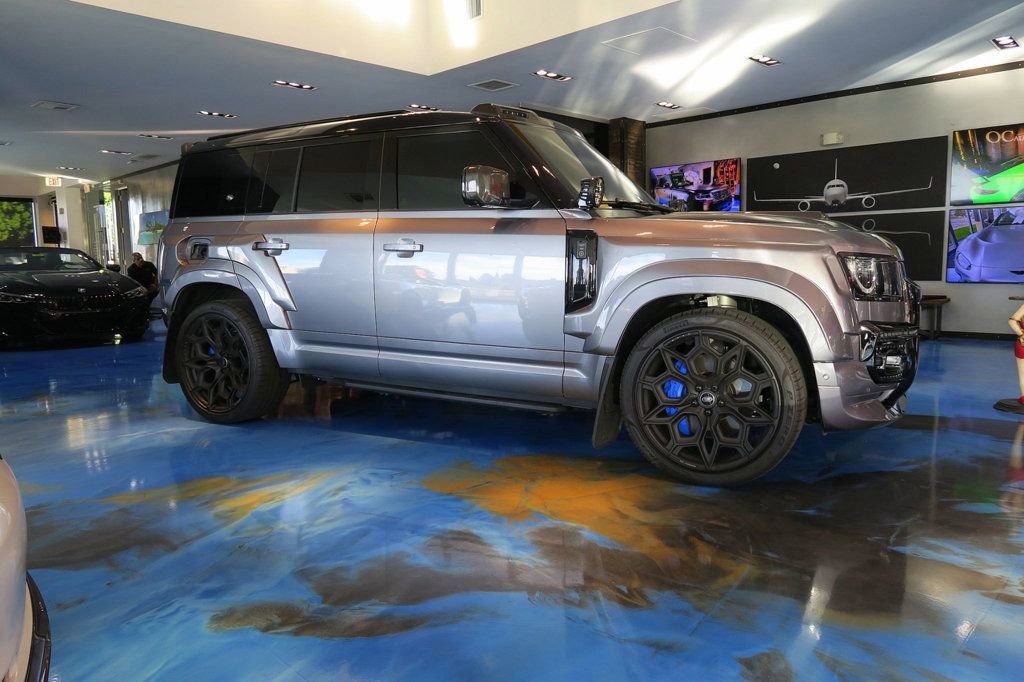 Used 2024 Land Rover Defender 110 X-Dynamic SE image 10