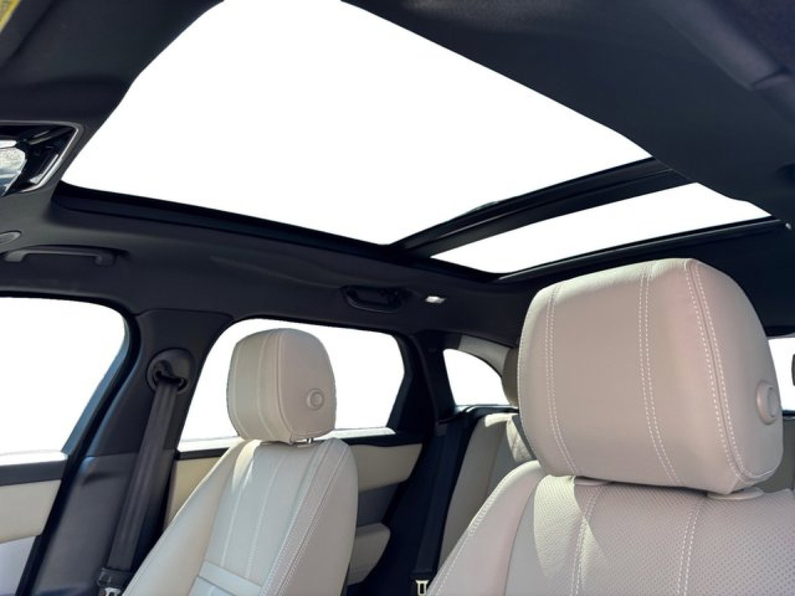 Certified 2021 Land Rover Range Rover Velar R-Dynamic S image 12