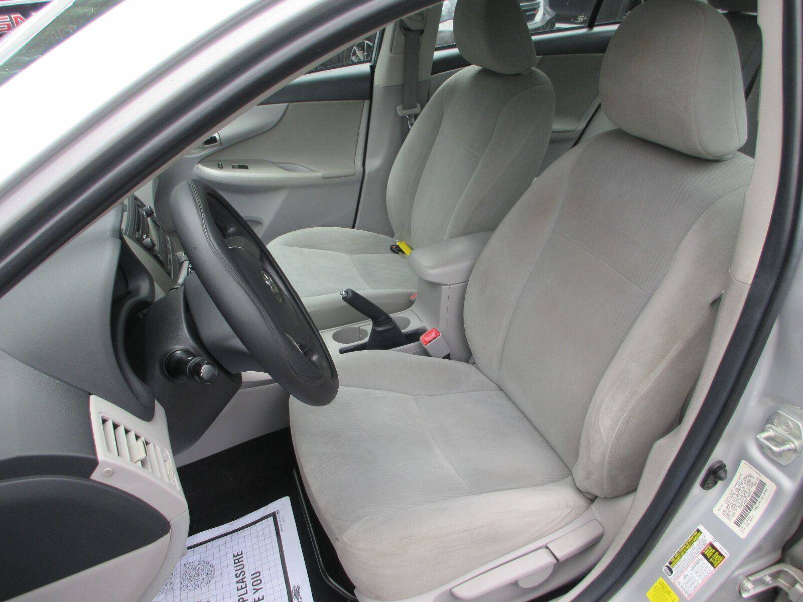 Used 2012 Toyota Corolla LE w/ Premium Pkg FWD image 9