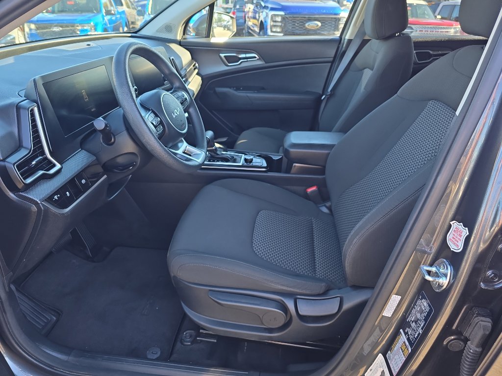 Used 2024 Kia Sportage LX image 15