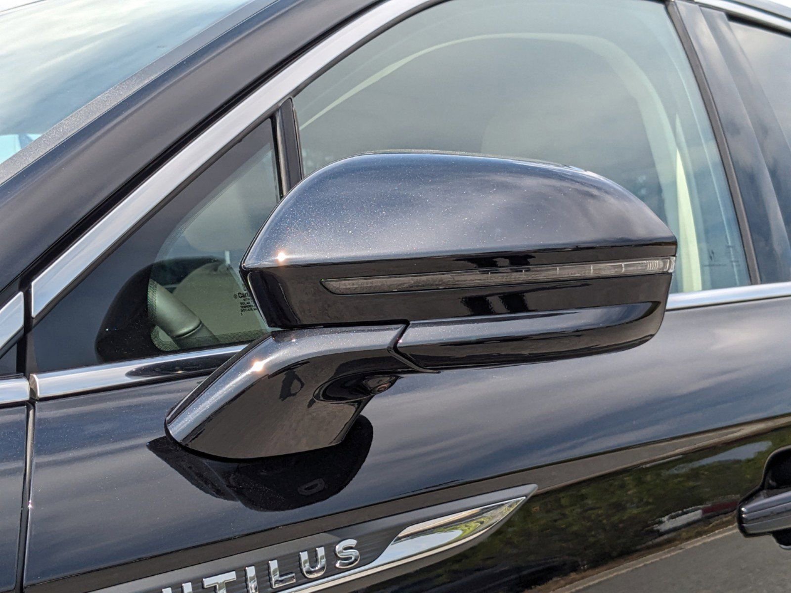 Certified 2023 Lincoln Nautilus Reserve w/ Equipment Group 201A image 15