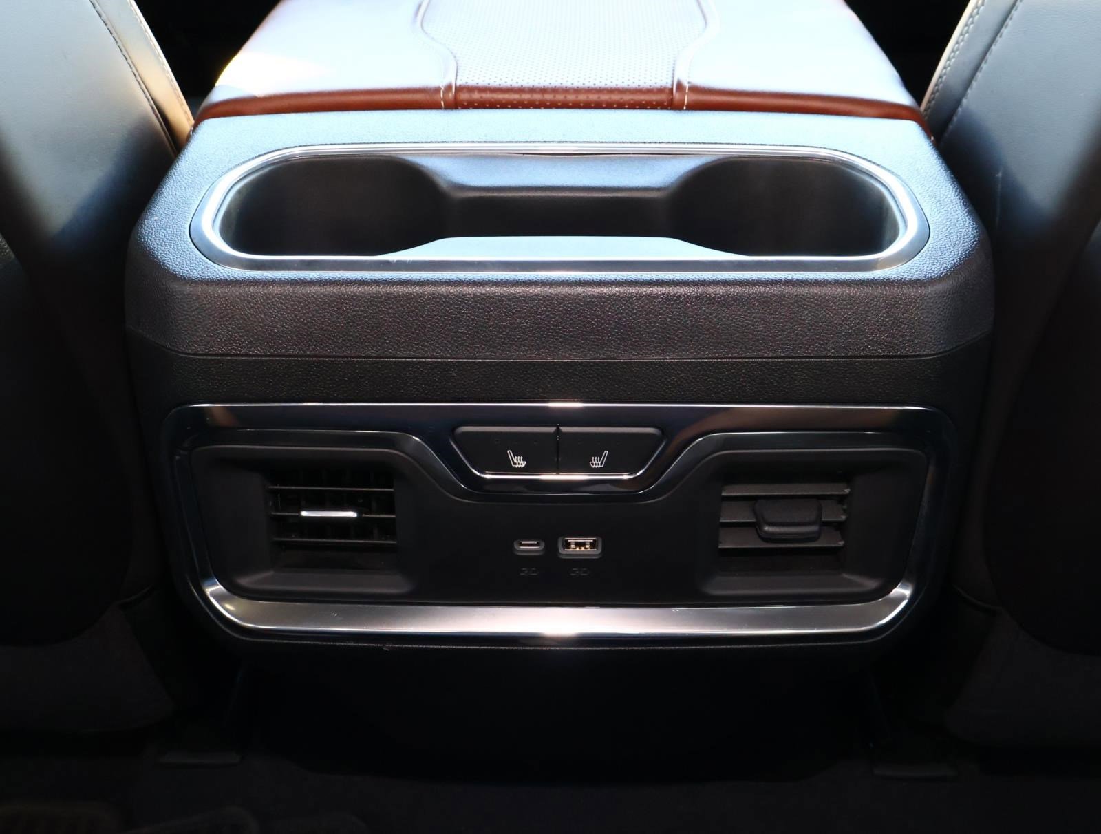 Used 2024 GMC Sierra 3500 Denali Ultimate image 14