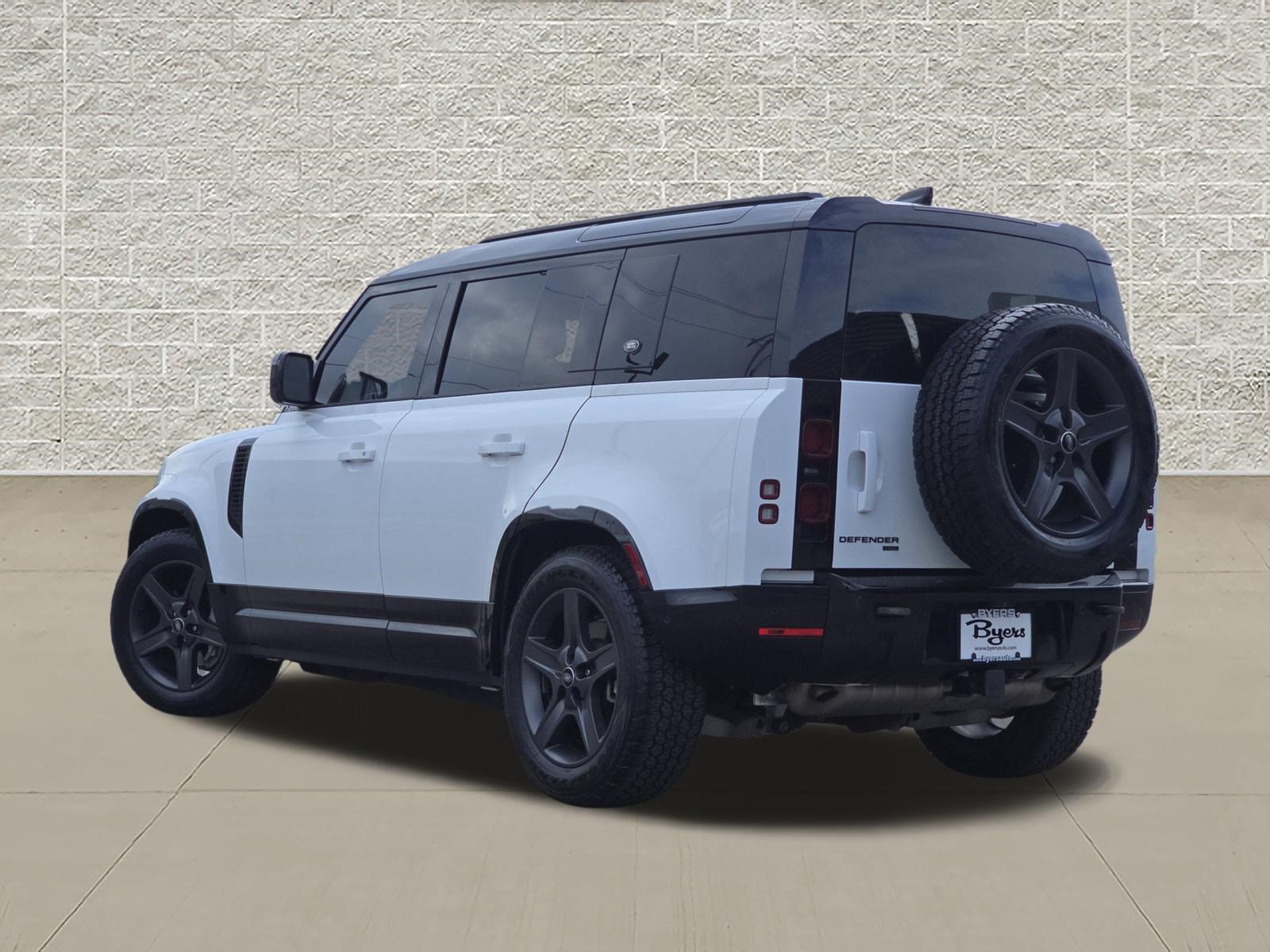 Used 2022 Land Rover Defender 110 X-Dynamic HSE AWD/4WD image 5