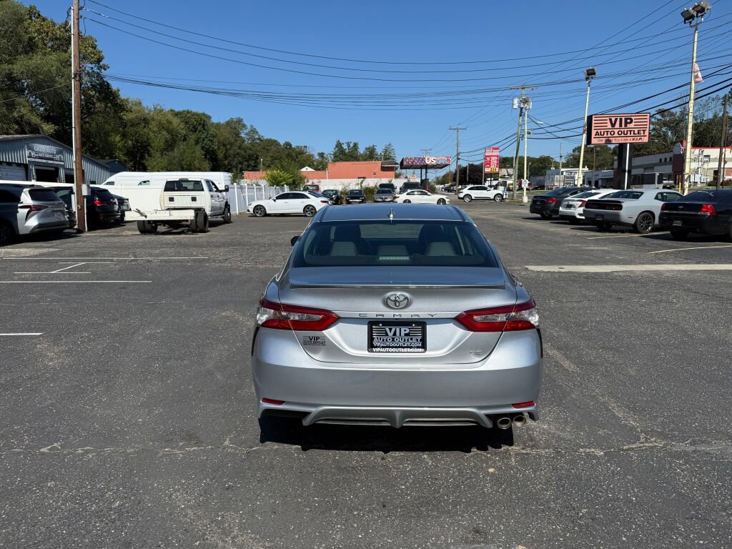 Used 2019 Toyota Camry LE image 6