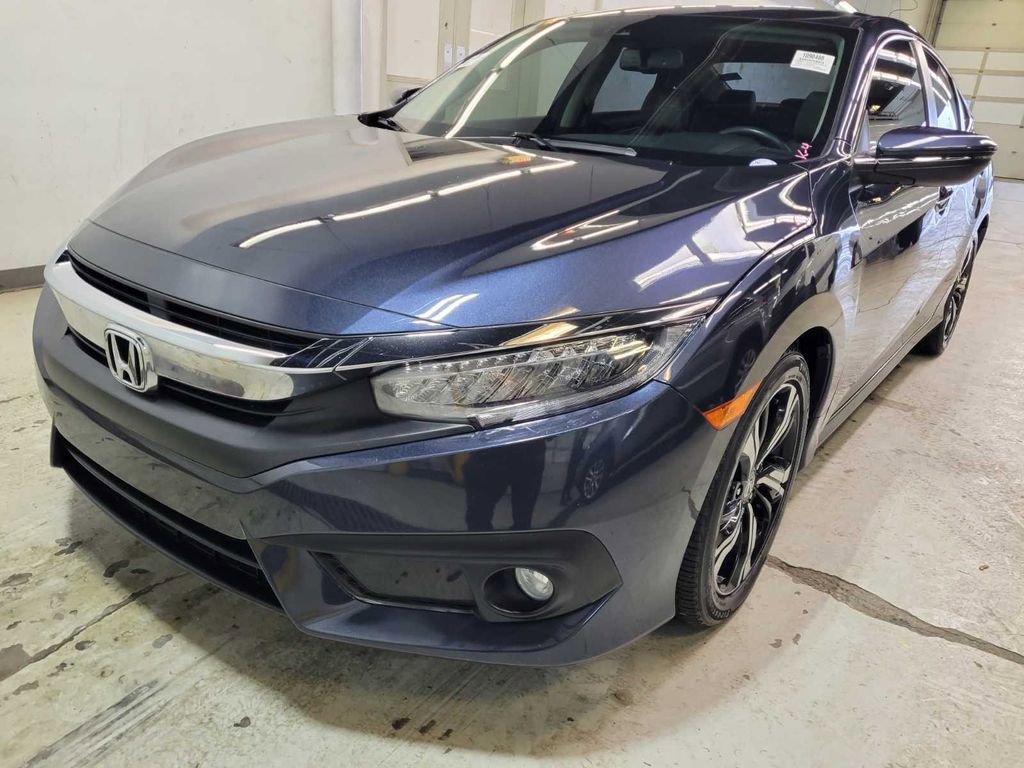 Used 2018 Honda Civic Touring image 5