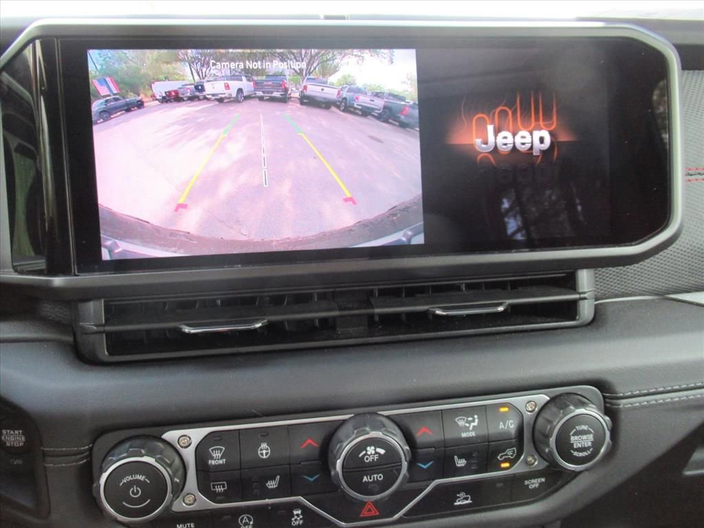Certified 2025 Jeep Wrangler Unlimited Rubicon w/ Convenience Group AWD/4WD image 26