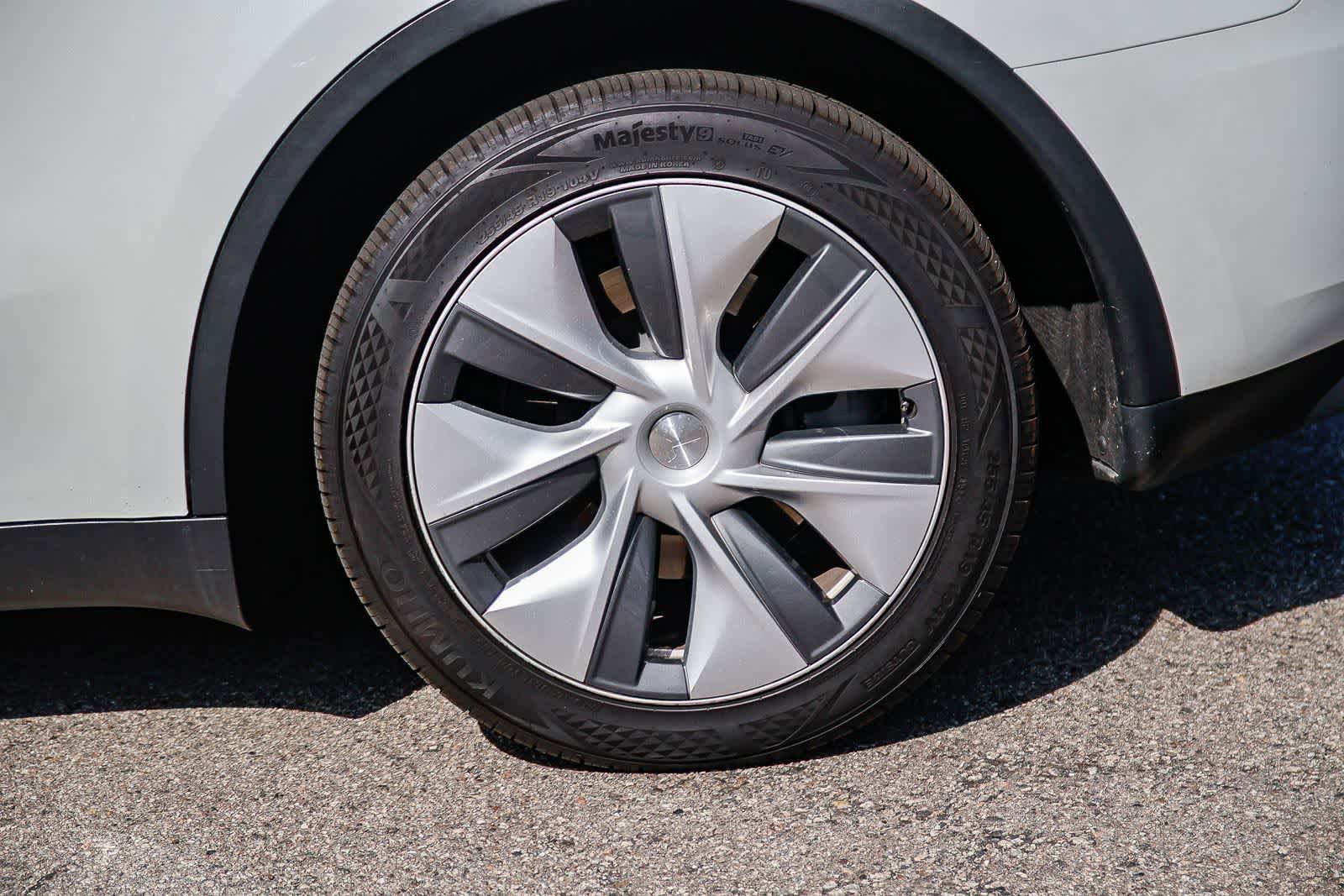 Used 2023 Tesla Model Y Long Range AWD/4WD image 8
