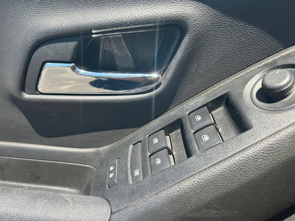 Used 2019 Chevrolet Trax LT AWD/4WD image 17