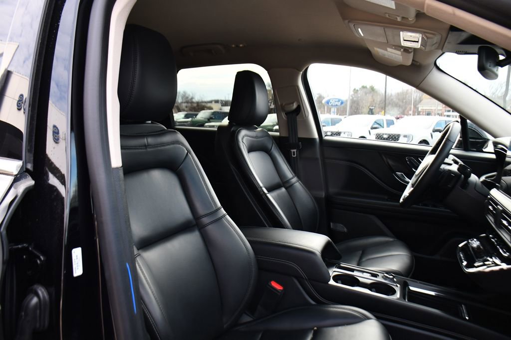 Used 2024 Lincoln Corsair Premiere image 16