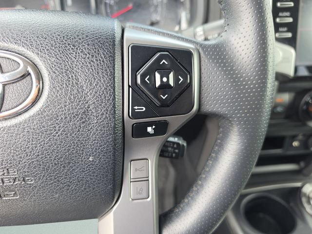 Used 2022 Toyota 4Runner SR5 AWD/4WD image 37