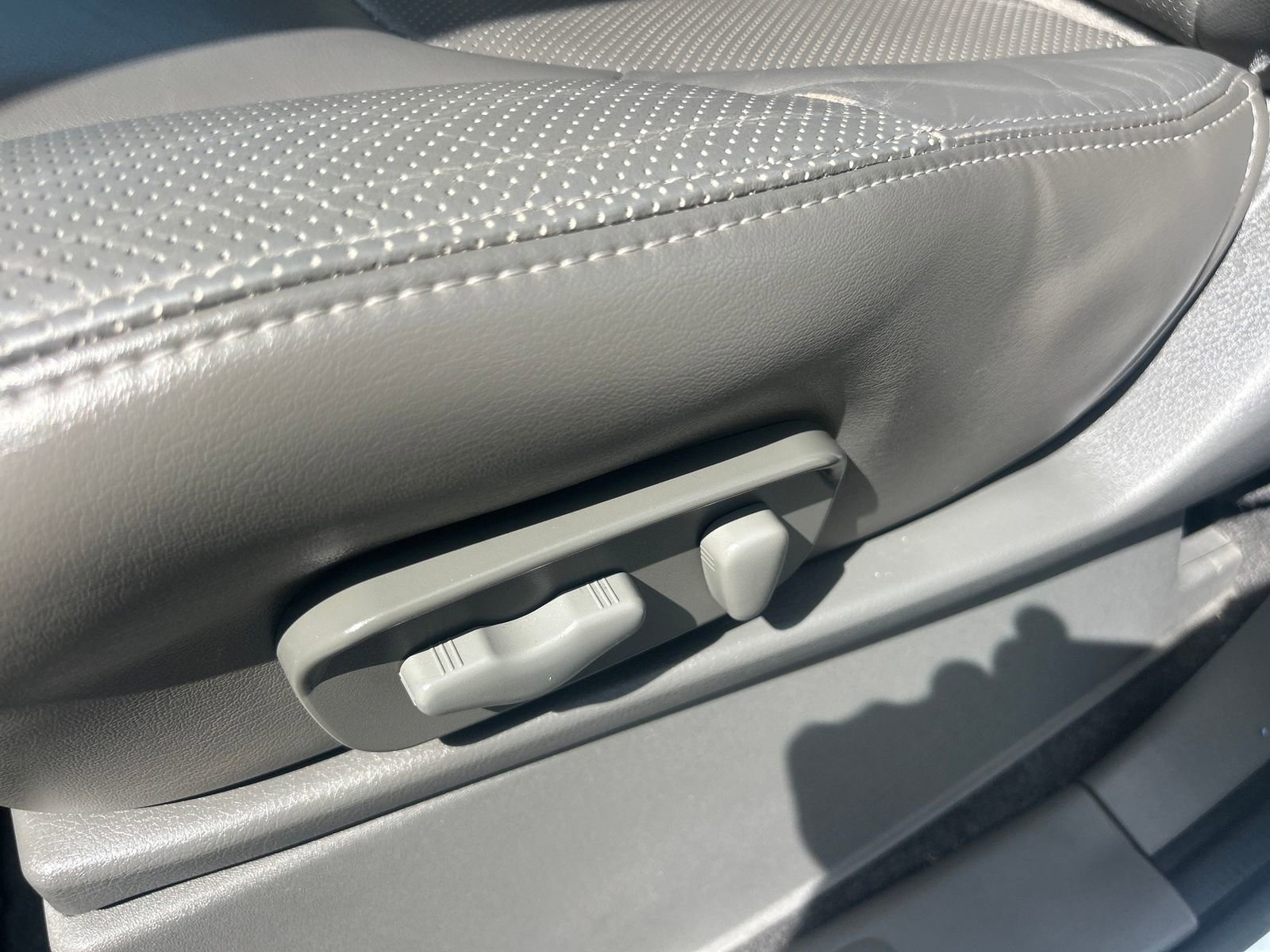 Used 2019 Nissan Frontier SL image 18