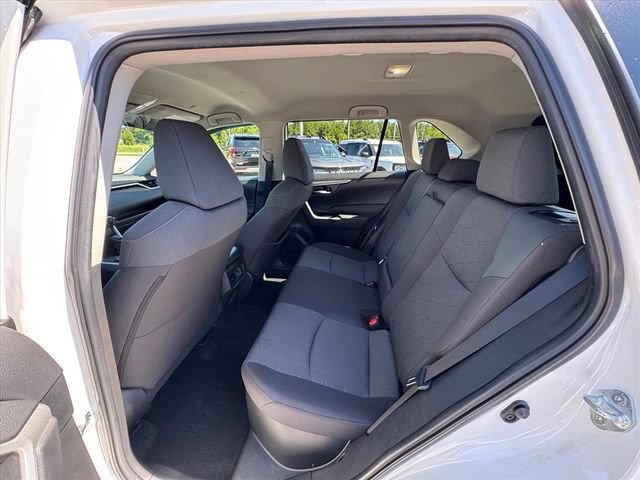 Used 2023 Toyota RAV4 XLE AWD/4WD image 11