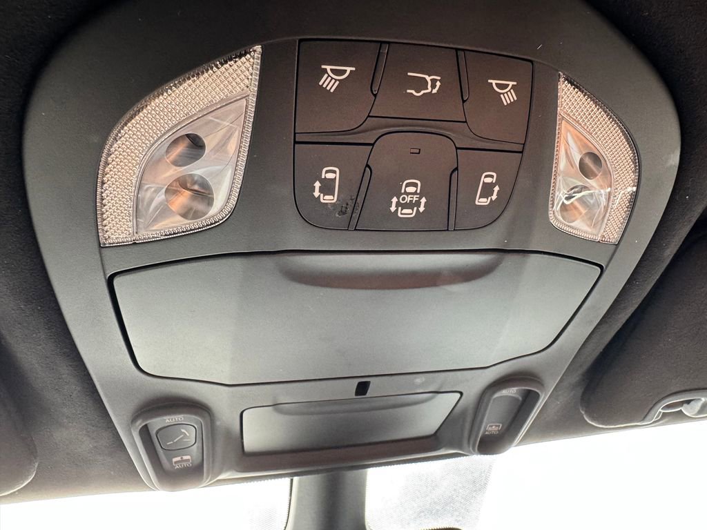 Used 2024 Chrysler Pacifica Pinnacle image 29