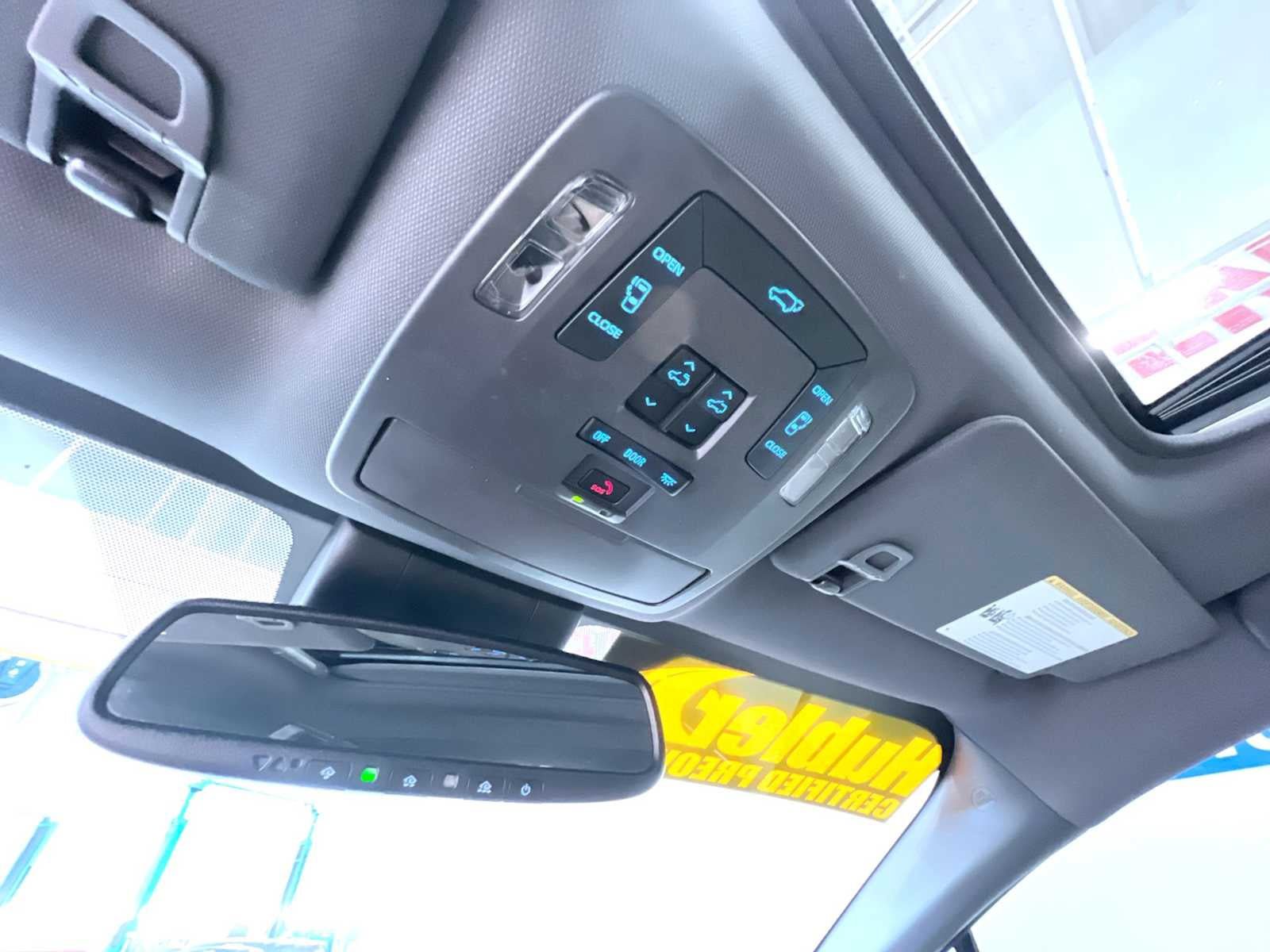 Used 2024 Toyota Sienna XLE FWD image 32