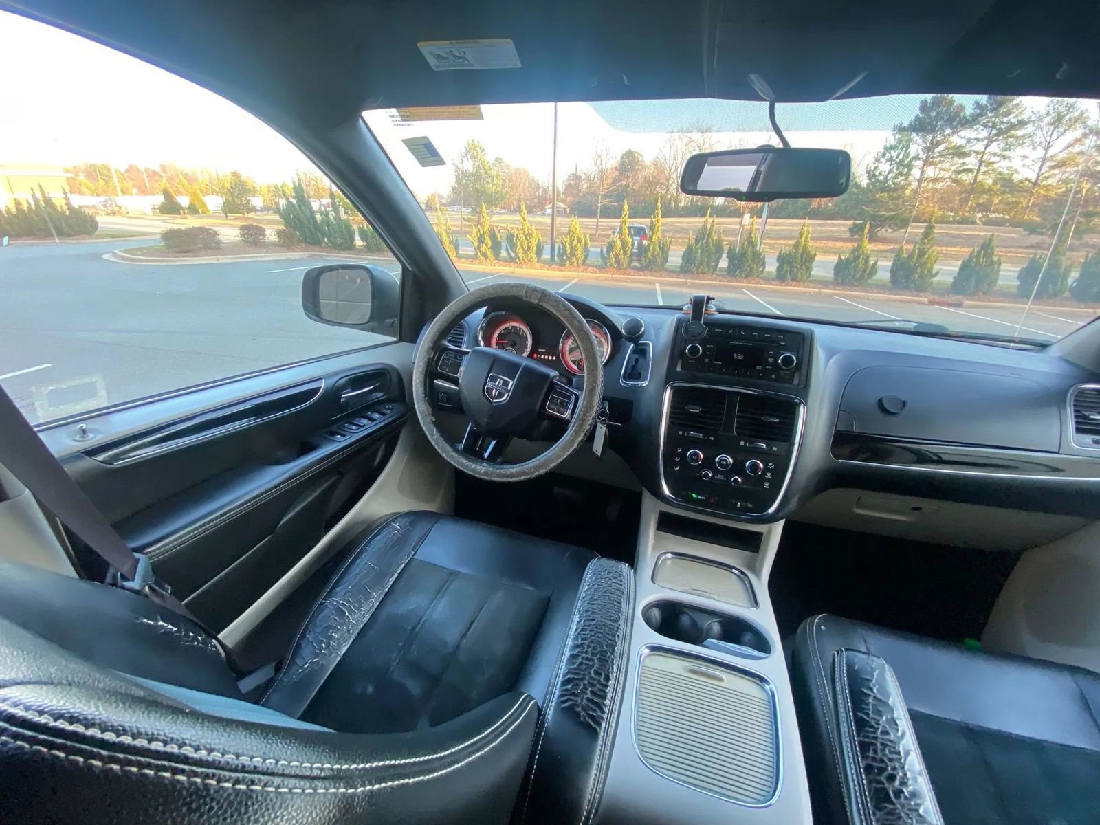 Used 2017 Dodge Grand Caravan SXT image 15