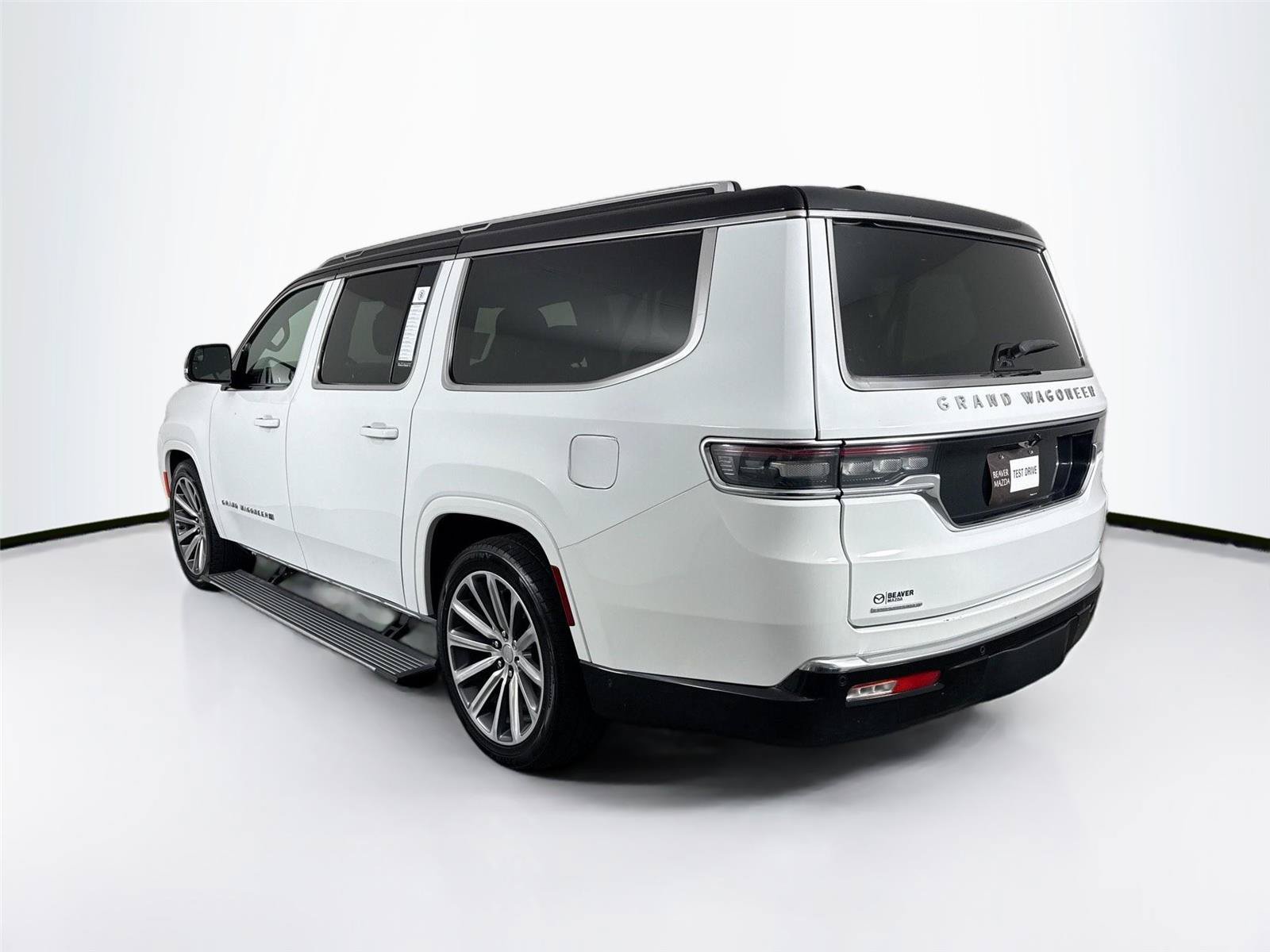 Used 2023 Jeep Grand Wagoneer L Series II AWD/4WD image 13