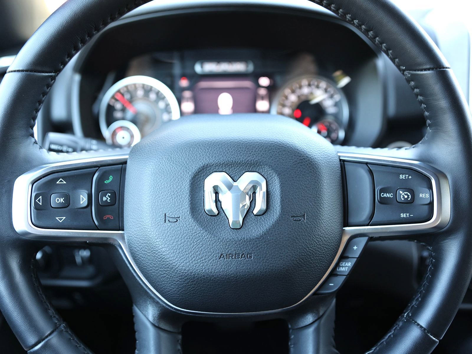 Used 2024 RAM 1500 Big Horn AWD/4WD image 38