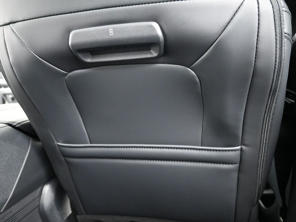 New 2025 Ford Expedition Max Platinum w/ Stealth Performance Package image 31