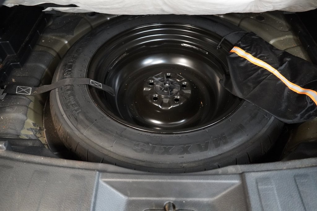 Used 2017 Nissan Rogue SV w/ Midnight Edition image 10