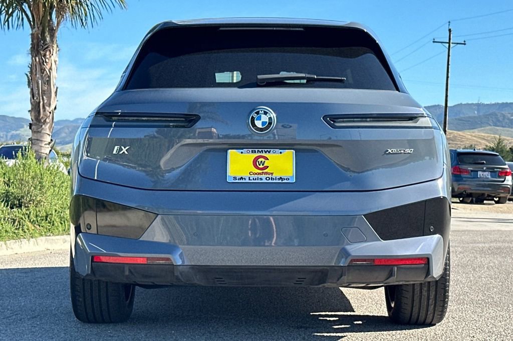 Used 2023 BMW iX xDrive50 w/ Premium Package image 4