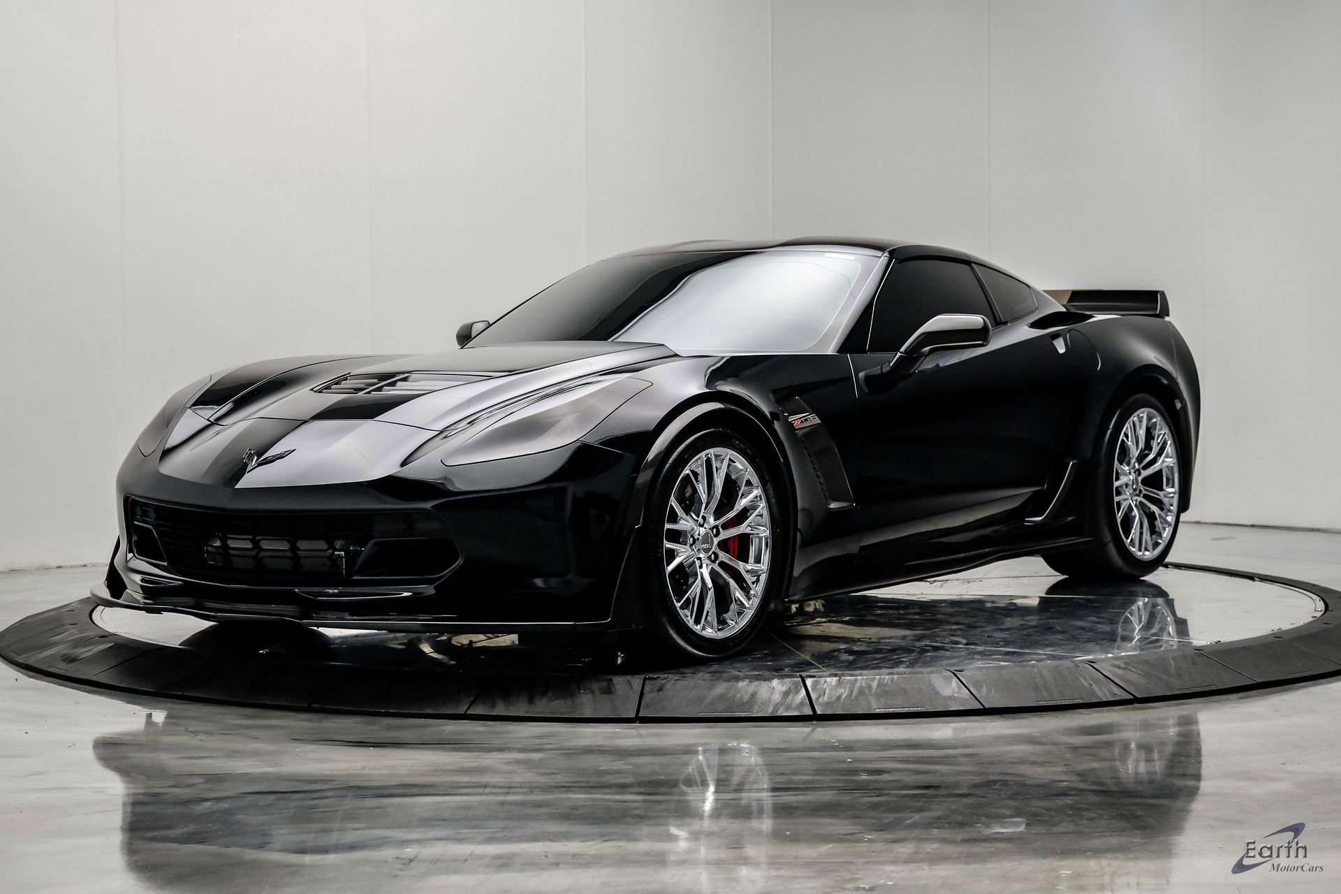 Used 2015 Chevrolet Corvette Z06 w/ 3LZ Preferred Equipment Group image 8