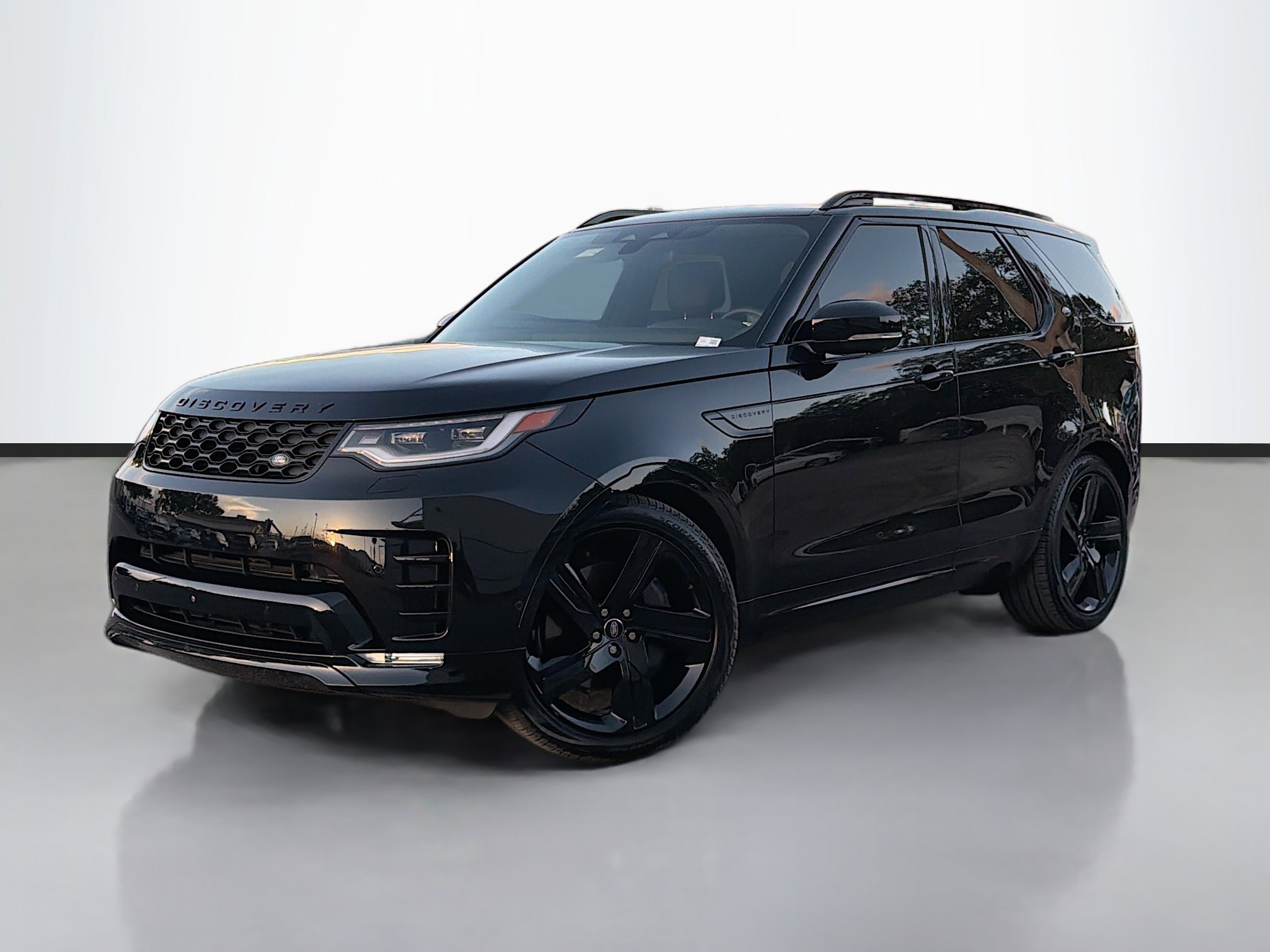 Used 2025 Land Rover Discovery Dynamic SE