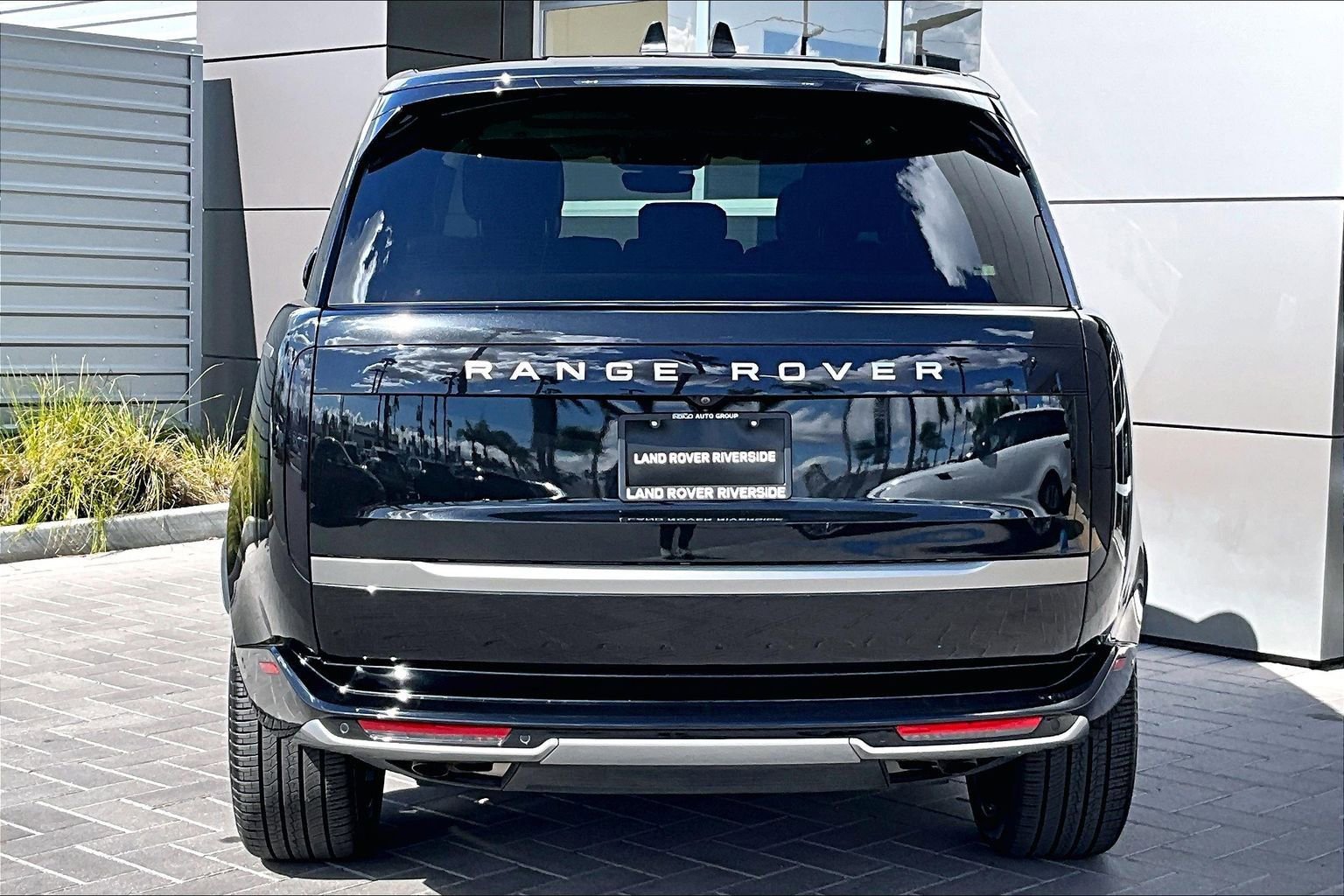 Certified 2024 Land Rover Range Rover SE AWD/4WD image 4