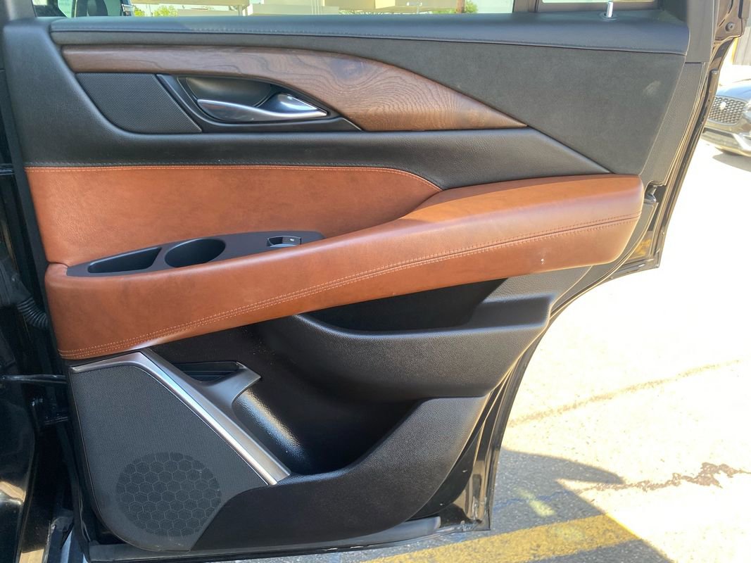 Used 2019 Cadillac Escalade Premium Luxury AWD/4WD image 33