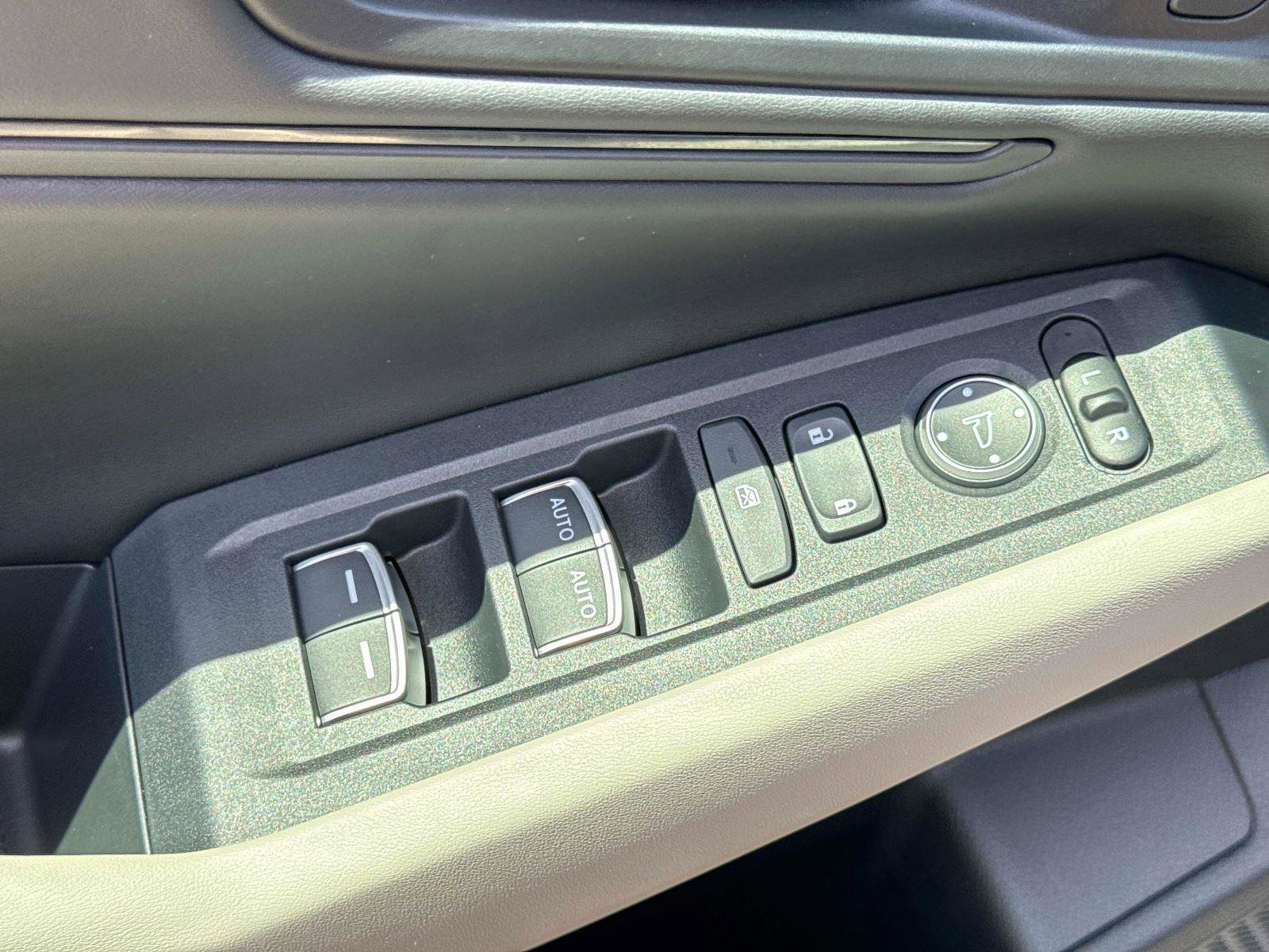 Certified 2025 Honda Accord EX-L image 18