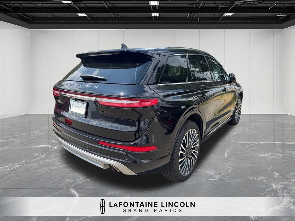 Used 2022 Lincoln Corsair Reserve w/ Equipment Group 201A AWD/4WD image 5