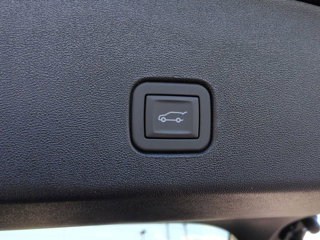 Certified 2026 Cadillac Optiq Sport 2 w/ LPO, Floor Liner Package RWD image 34