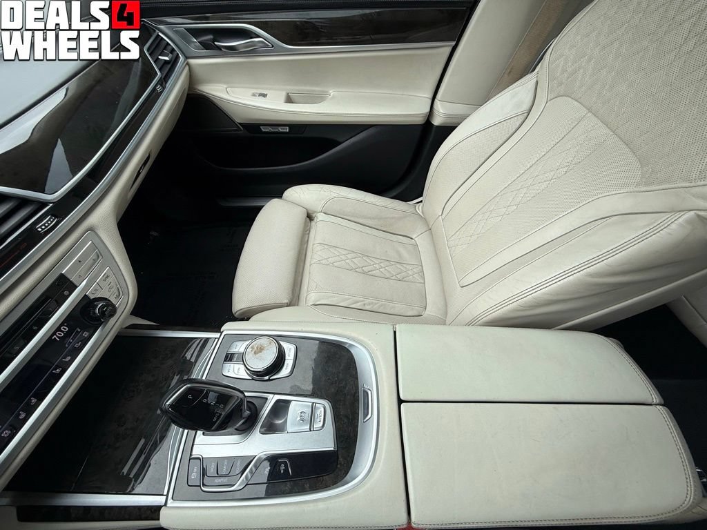 Used 2018 BMW 740i RWD image 26