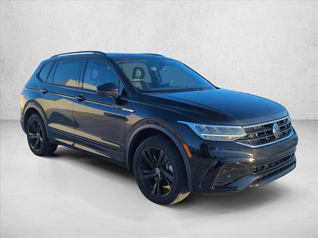 Used 2023 Volkswagen Tiguan SE R-Line FWD image 3