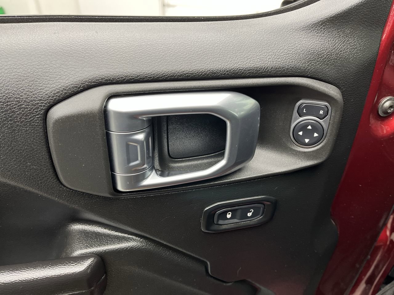 Used 2021 Jeep Wrangler Unlimited Sport AWD/4WD image 9