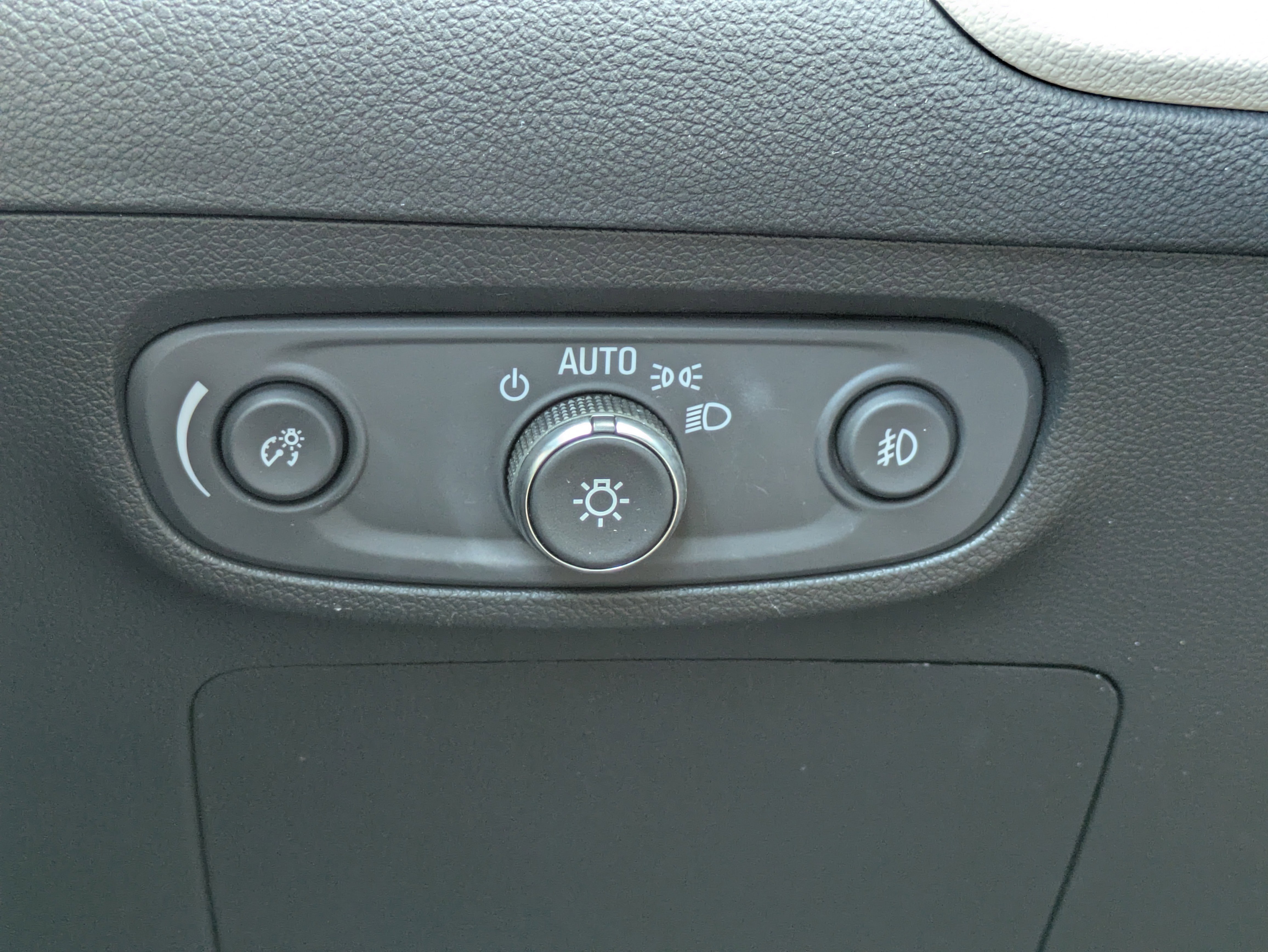 Used 2023 Buick Encore GX Preferred w/ Cold Weather Comfort Package FWD image 19