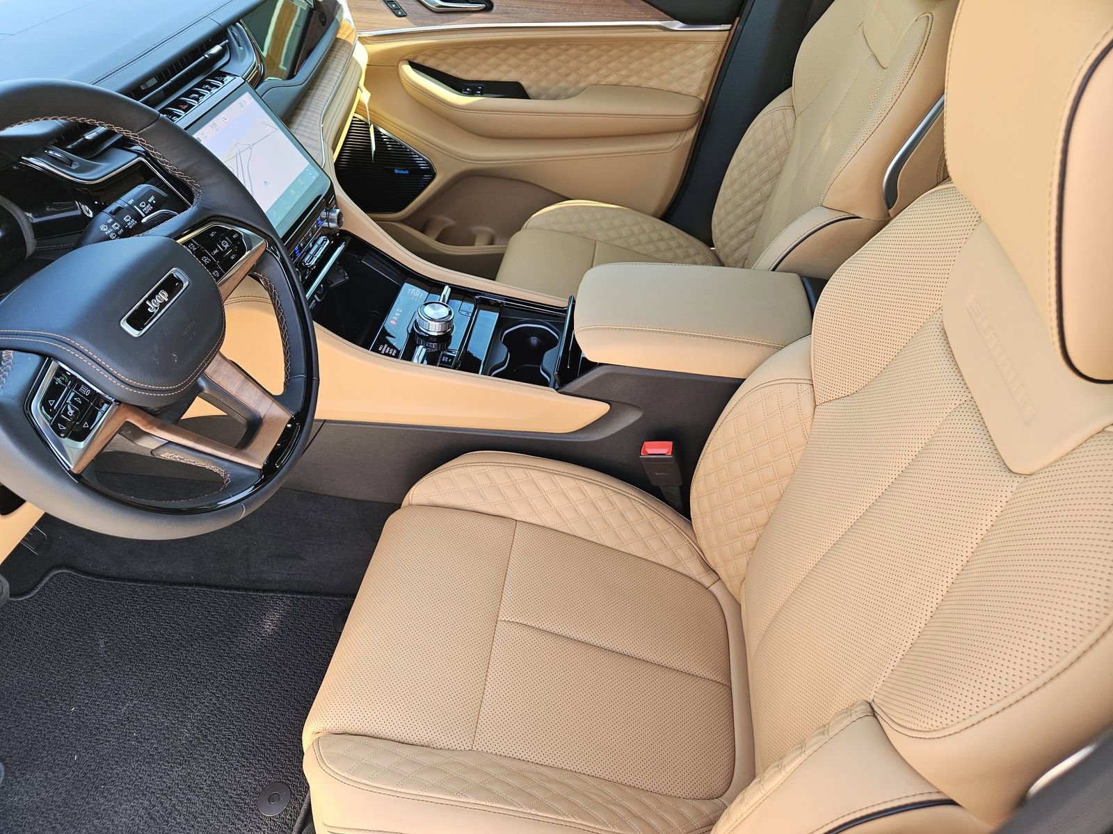 New 2025 Jeep Grand Cherokee Summit image 14