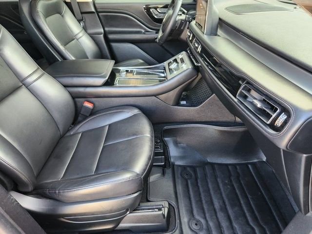 Used 2023 Lincoln Aviator AWD w/ Premium Package image 13