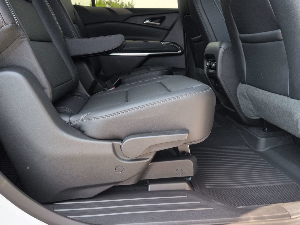 New 2026 Chevrolet Traverse LT w/ LPO, Floor Liner Package AWD/4WD image 25
