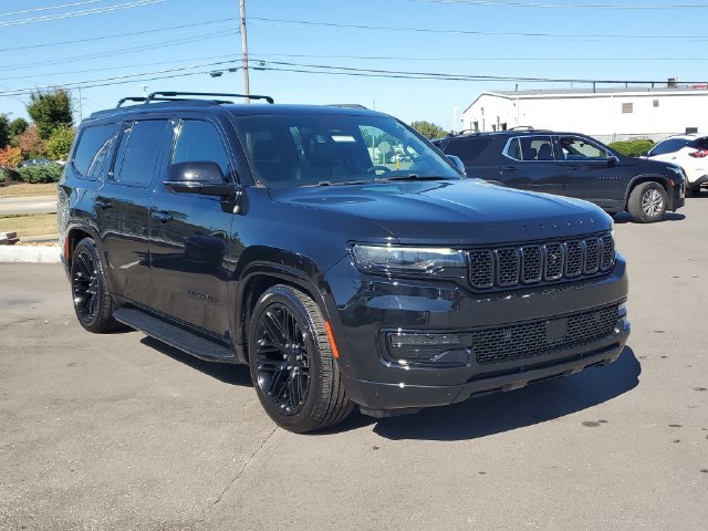 Used 2022 Jeep Wagoneer Series III AWD/4WD image 32