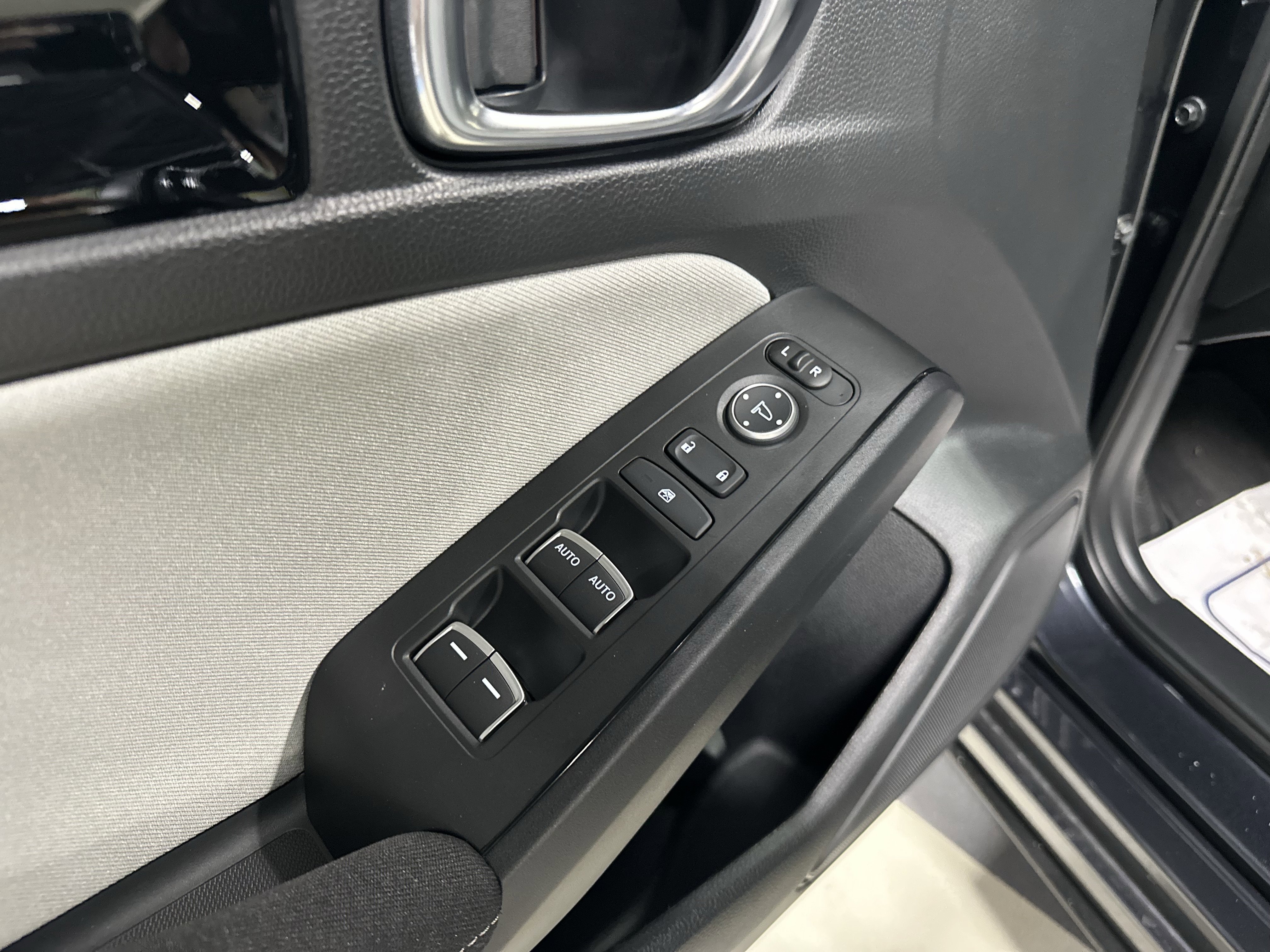 Used 2025 Honda Civic Sport image 15