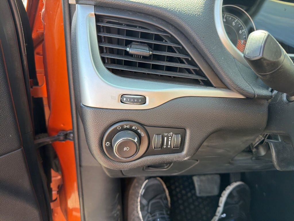 Used 2015 Jeep Cherokee Trailhawk w/ Leather Interior Group image 42