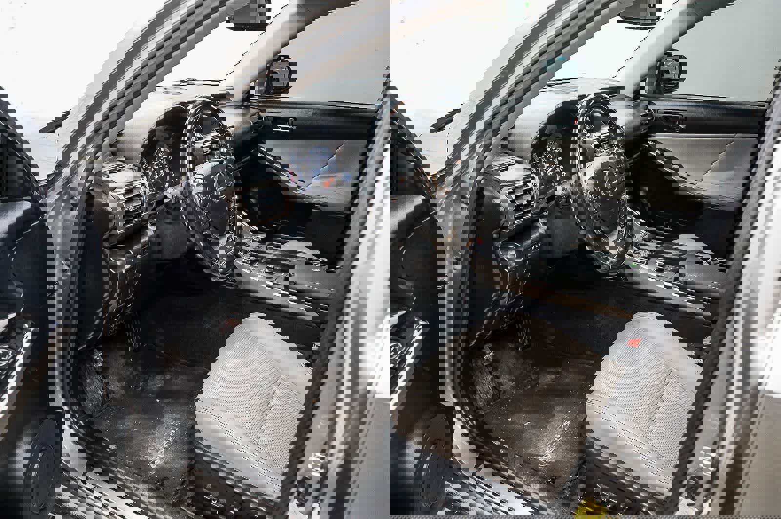 Used 2015 Lexus IS 250 RWD image 18