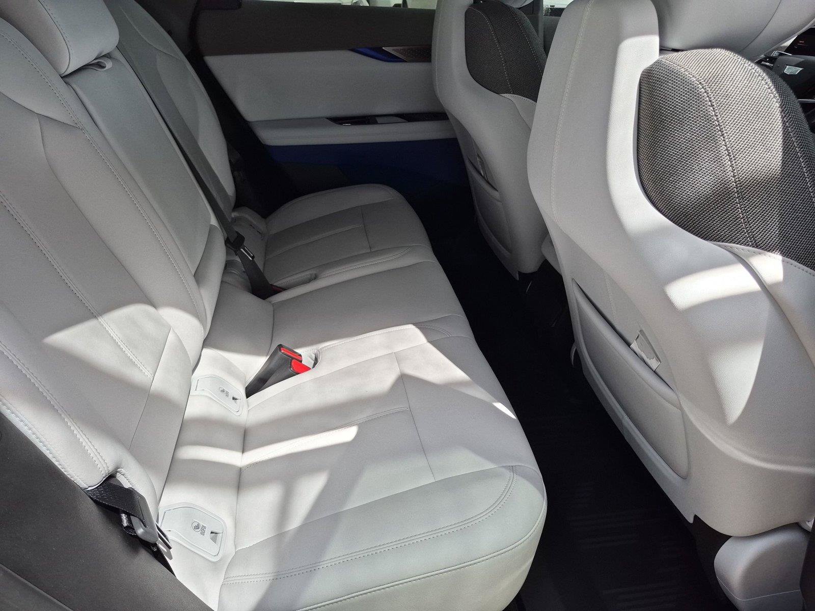 New 2027 Cadillac Optiq Sport w/ LPO, Floor Liner Package AWD/4WD image 28
